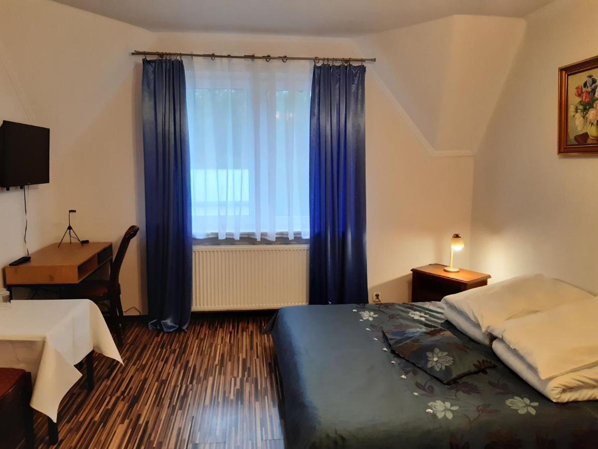 Fantazja - Restauracja I Noclegi Radom Esterno foto
