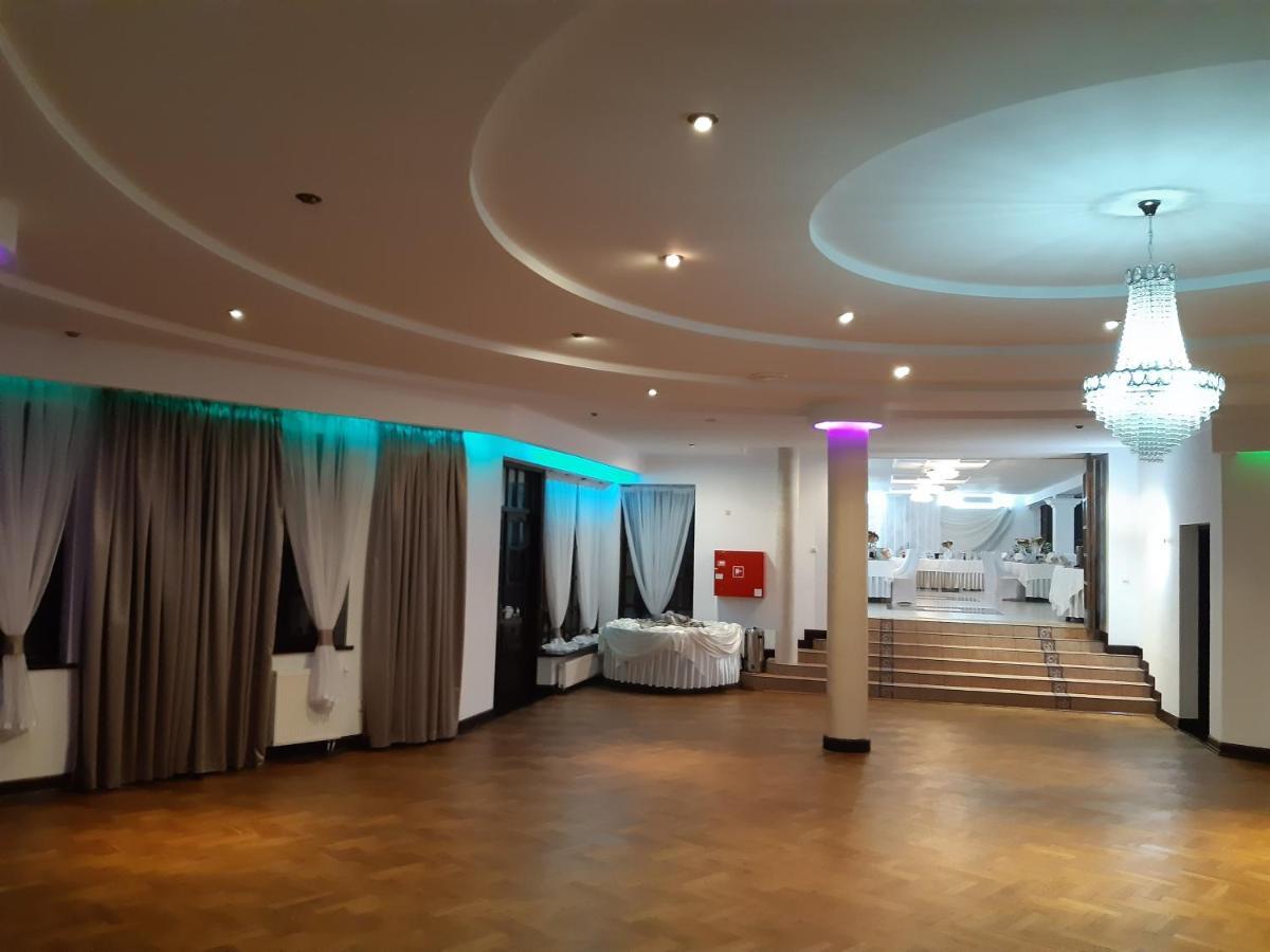 Fantazja - Restauracja I Noclegi Radom Esterno foto